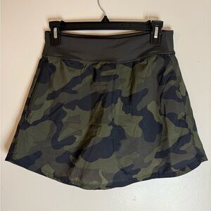 Old Navy Women's Camouflage Mini Athletic Skirt